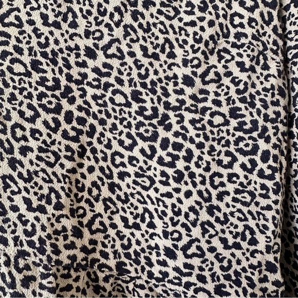 HOLLISTER-ANIMAL Print Top (Size:Medium) - Picture 6 of 8